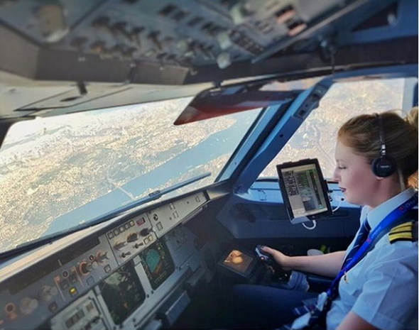 Kadın pilot Kadın pilot